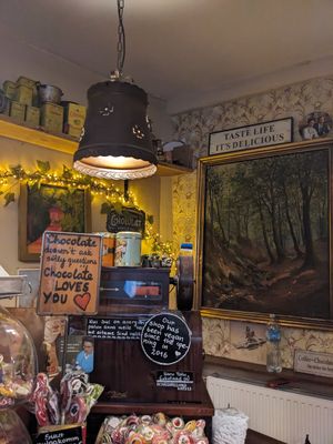 Cashier at Karu Talu Šokolaad  in Tallinn