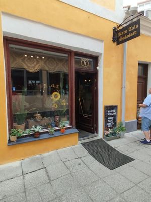 Entrance at Karu Talu Šokolaad  in Tallinn