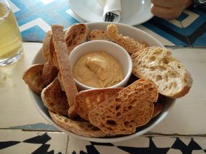 hummus at Graça 77 in Lisbon