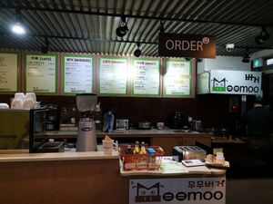Moomoo at Moomoo Burger & Smoothie in Busan