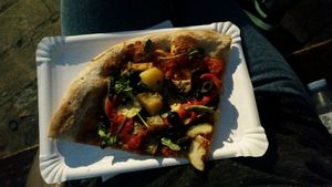 vegetable pizza at La Mezcla in Barcelona