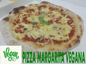 Dear friends of La Mezcla Barcelona, ​​do not forget to try our delicious 100% handmade vegan pizzas, and above all our local pick-up promotion until March 31, 2019
Pizza Marg at La Mezcla in Barcelona