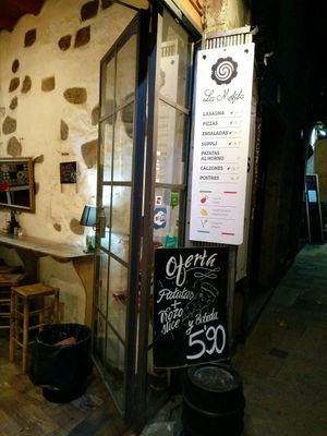 Sign outside at La Mezcla in Barcelona