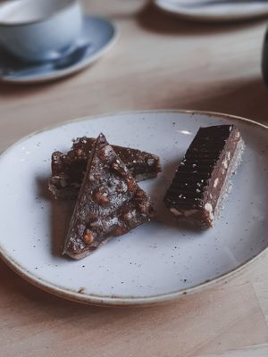 Peacan Choco and Peanut Choco bar at Madam Bakster in Ghent
