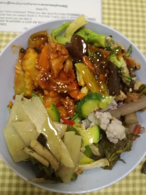 Second day in a row at Khouadin Vegetarian in Vientiane
