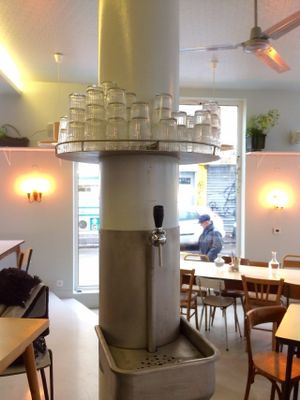 cantine 100%organic , vegan and glutenfree options at Le Myrha in Paris