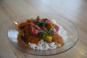 Dahl de lentilles corail coco curry at Le Myrha in Paris