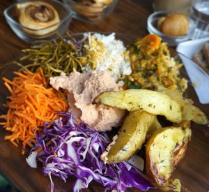 Assiette mezze at Le Myrha in Paris