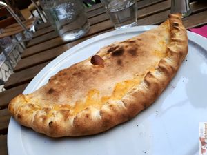 Vegan calzone Orientale at Pizzebio in Paris
