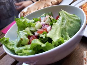 Salad at Pizzebio in Paris
