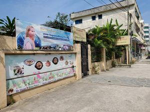 Supreme Master awaits your visit at Loving Hut in Pointe-noire