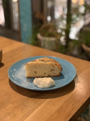 Banana bread with tofu cream  at Yidaki Cafe in Kobe