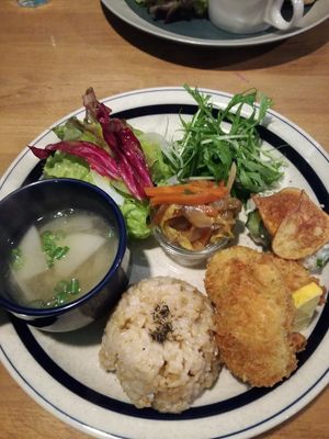 Dinner: amazing fried fake shrimp (mushroom & Tofu) at Yidaki Cafe in Kobe