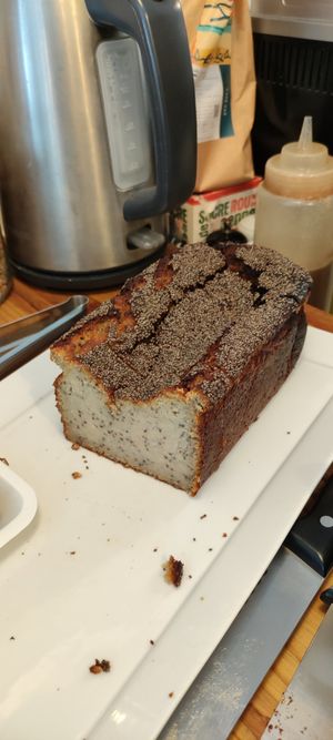 Vegan banana bread at Vero L'Autre Cantine in Paris