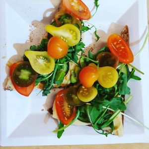 Hummus Toast
Protein or grain breads, toasted and hummus, arugula, and tomatoes on top
$6 at Raw A Juice Company in San Francisco