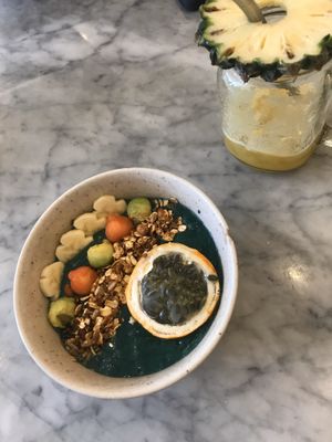 Smoothie bowl at Cafe Organic in Kerobokan Kelod