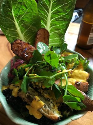 Macro bowl with tempeh ❤️ at Elixiba in Byron Bay