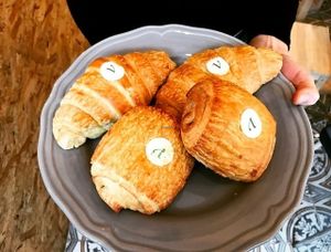 Here they comes, vegan chocolate croissants and vegan plain croissants  at Lele's in East London