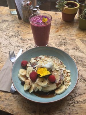Sweet pancakes and smoothie  at Lele's in East London