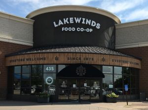 Exterior June 2023 at Lakewinds Food Co-op Chanhassen in Chanhassen
