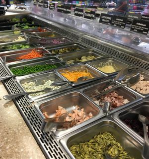 Salad bar at Lakewinds Food Co-op Chanhassen in Chanhassen