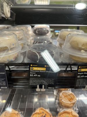 vegan donut   at Lakewinds Food Co-op Chanhassen in Chanhassen