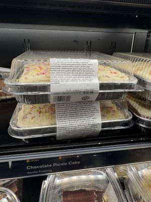 vegan cake   at Lakewinds Food Co-op Chanhassen in Chanhassen
