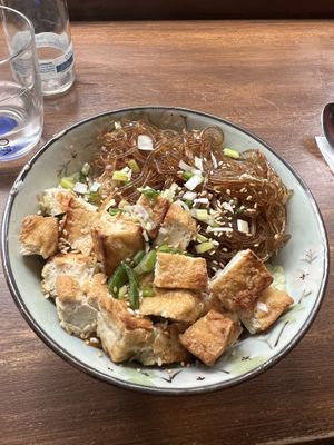 Veganes Bibimcup mit Glasnudeln und Tofu  at Bibimcup in Dusseldorf
