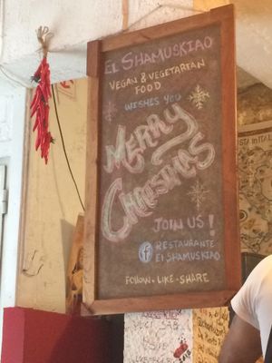 Contacts at El Shamuskia'o in Havana