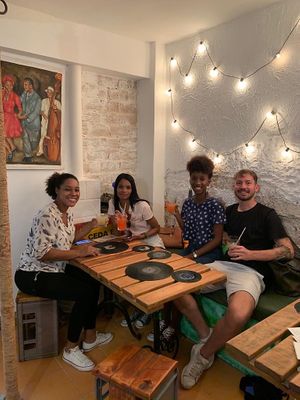 Friends  at El Shamuskia'o in Havana