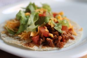 The new taco " El Gringo " !

Chipotle smoky flavored soy protein, lettuce, pico de gallo and vegan cheddar ! at The Mexican Standoff - Pop-up in Paris