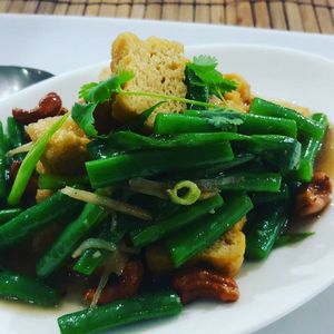 Fried Tofu with green beans, roasted cashews, ginger and shallots. (VEGAN) at Mr Soy Boy in Earlville
