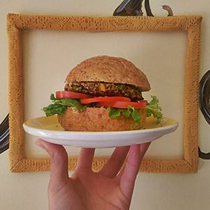 hamburguesa de frejol negro at El Veggie in Arequipa