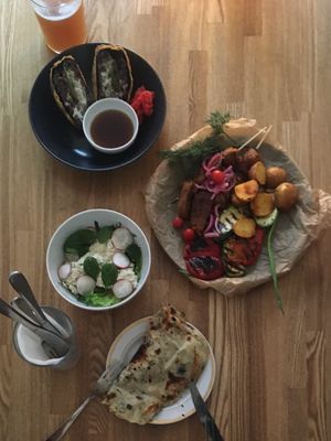 Тёплые онигири, безалкогольная IPA и летний спешл – шашлык с лепёшкой и салатом  at Mox in Moscow