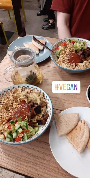 Хумус-боул at Mox in Moscow