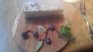raw vegan lemon cheesecake at Jackson Dubois in Amsterdam