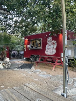 The vibes are nicee  at Li'l Nonna's in Austin