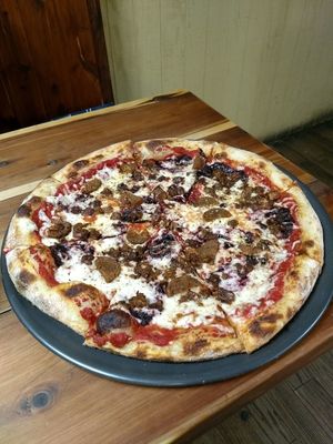 Vegan pizza at Li'l Nonna's in Austin