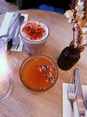 Boisson chaude et boisson fraîche 100% végétales   at L'Abattoir Vegetal - Guisarde in Paris