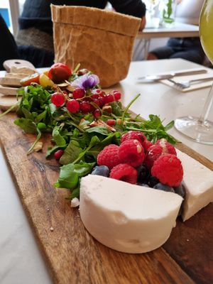  at L'Abattoir Vegetal - Guisarde in Paris