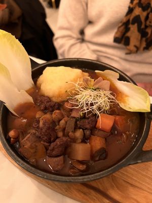 Purée à la truffe et légumes de saison.  at L'Abattoir Vegetal - Guisarde in Paris
