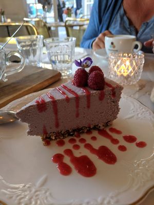 Cheese cake at L'Abattoir Vegetal - Guisarde in Paris