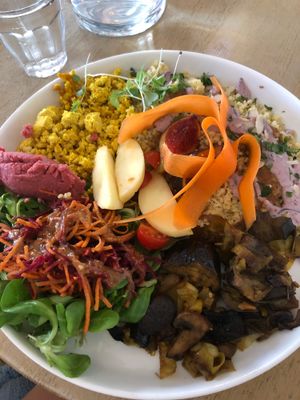 Green Augustine at L'Abattoir Vegetal - Guisarde in Paris