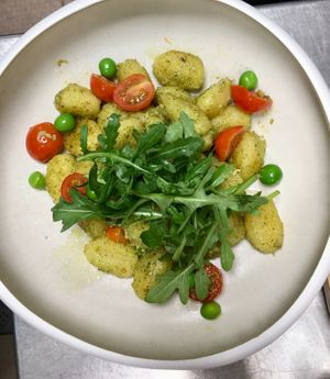 Gnocchi pesto de brocollis at L'Abattoir Vegetal - Guisarde in Paris