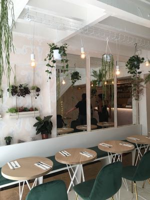 Rez-de-chaussée at L'Abattoir Vegetal - Guisarde in Paris