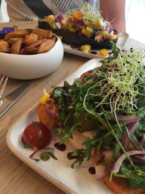 Great food at L'Abattoir Vegetal - Guisarde in Paris