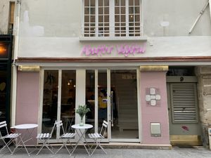 Adorable exterior at L'Abattoir Vegetal - Guisarde in Paris