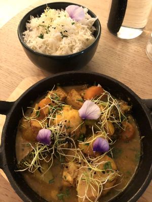 Curry at L'Abattoir Vegetal - Guisarde in Paris