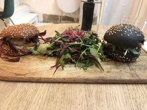 Burgers at L'Abattoir Vegetal - Guisarde in Paris