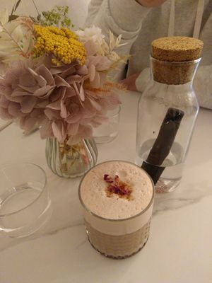 Ambiance at L'Abattoir Vegetal - Guisarde in Paris